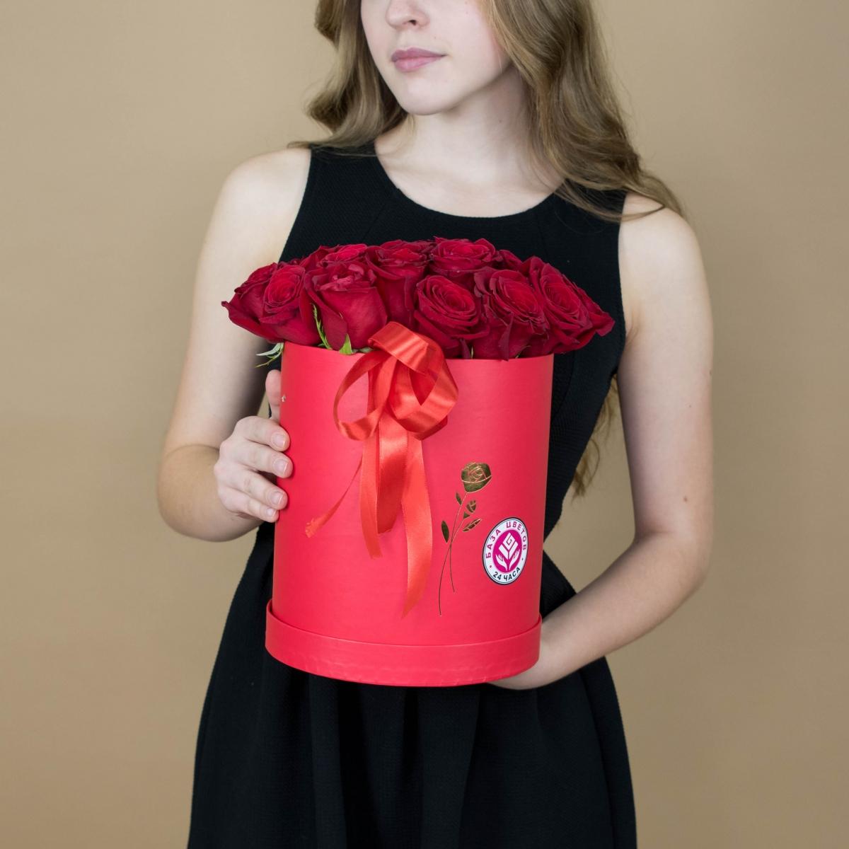 Розы красные в шляпной коробке Артикул  2223ulan