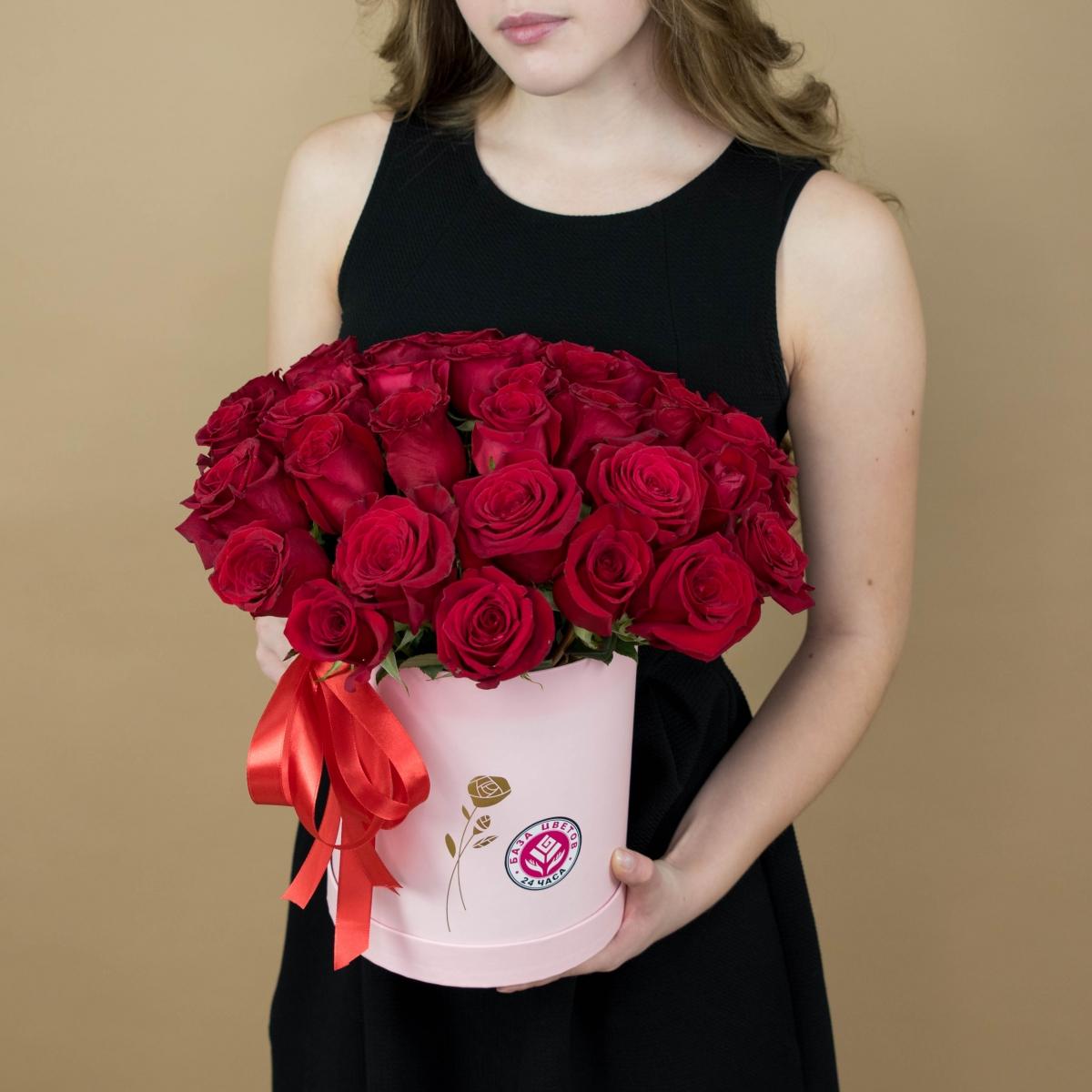 Розы красные в шляпной коробке Артикул  2223ulan