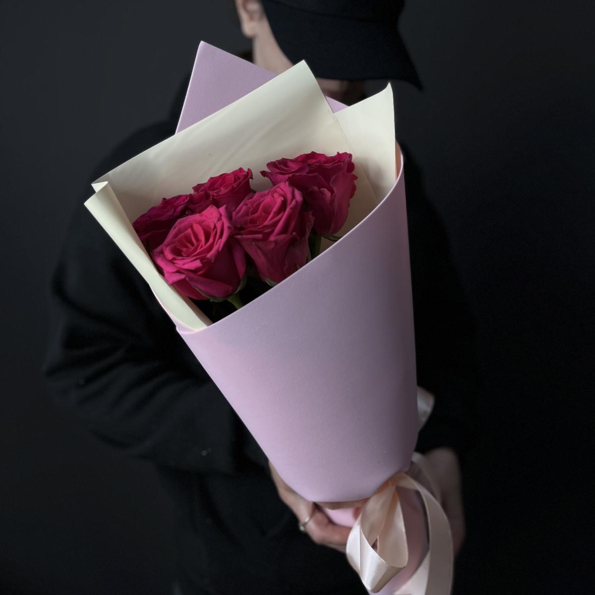 Букеты из розовых роз 40 см (Эквадор) артикул букета: 92682